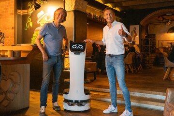 Deutschland: Zeitgeschenk statt Serviceersatz – Roboter unterstützt Abläufe in Maisel’s Liebesbier-Restaurant