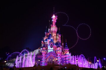 Frankreich: Jubiläums-Show „Disney D-Light” verzaubert Gäste im Disneyland® Paris