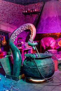 Russia: Welcome to Transylvania – Dream Island Moscow Opens New “Hotel Transylvania” Attraction 