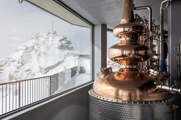 Schweizer Whisky-Manufaktur eröffnet Destillerie auf 3.303 Metern Höhe