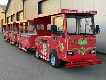Deutschland: Auf Erdbeer-Safari in Karls Erlebnis-Dorf Rövershagen mit dem Stella Green Express