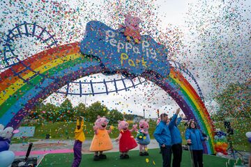  Europe’s First PEPPA PIG Park Celebrates Its Premiere in Günzburg 