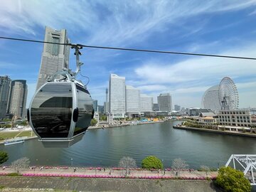 Japan: Yokohama Air Cabin – Cable Car System Offers a New Means of Transport and Sightseeing Attraction around Amusement Park in Yokohama