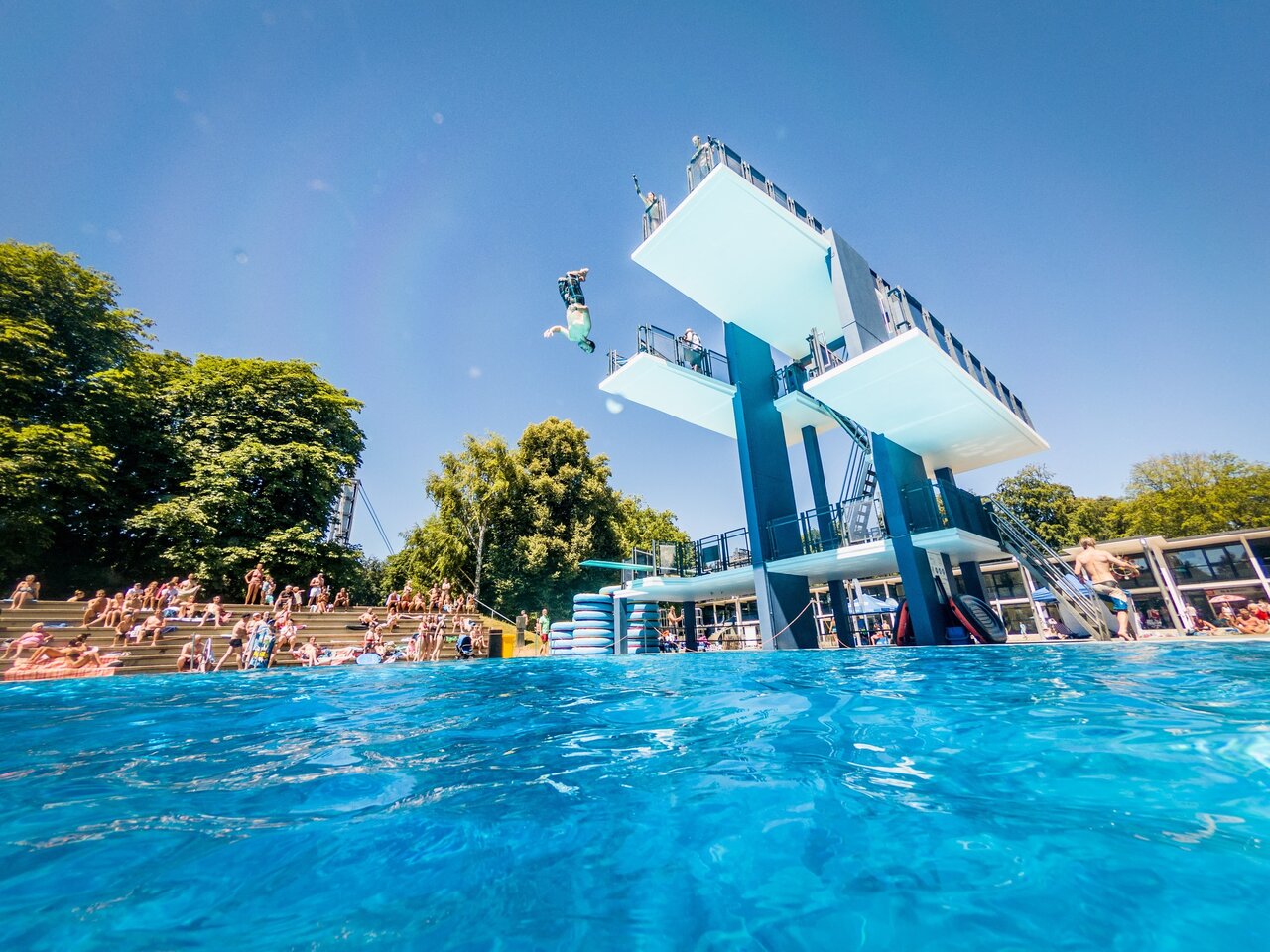 Jeck op Freibad im Stadionbad feiert 100 Jahre