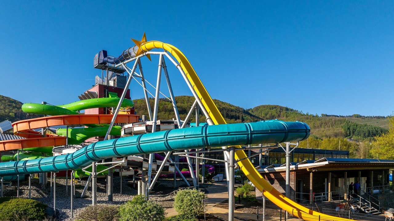 „ShootingSTAR“: Neue Adrenalin-Rutsche im AquaMagis eröffnet