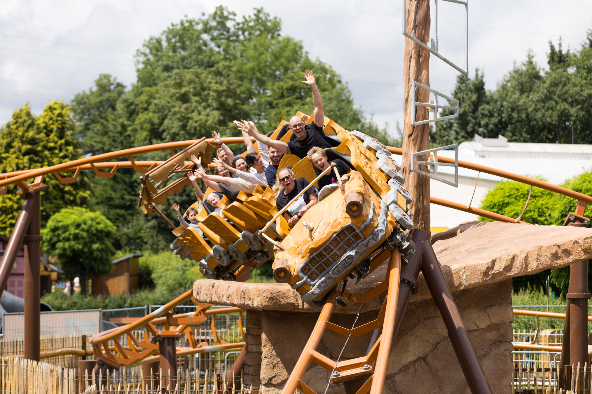 Potts Ele potts park feiert Eröffnung von Familien-Achterbahn „Braus & Saus ...
