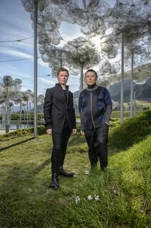 Künstlerduo CAO PERROT gewinnt Best of Year-Award für Swarovski-Kristallwolke