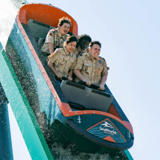 SeaWorld San Antonio feiert Eröffnung von Catapult Falls