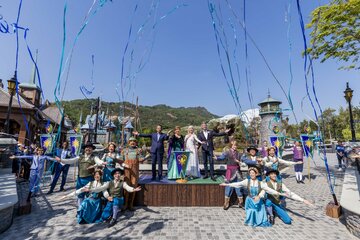 „World of Frozen“ in Hong Kong Disneyland eröffnet