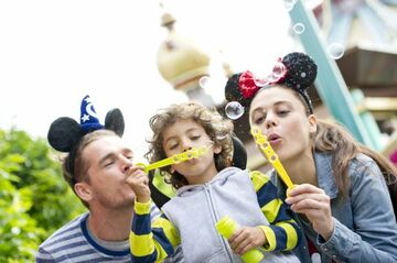 USA/France: The Walt Disney Company Plans Complete Takeover of Euro Disney