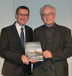 Köln: EWA ernennt ihren langjährigen Präsidenten zum Ehrenmitglied