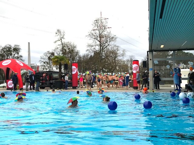 Germany: Outdoor Swimming Season in Karlsruhe Started