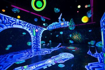 Germany: New 3D Black Light Crazy Golf Opens in Willingen