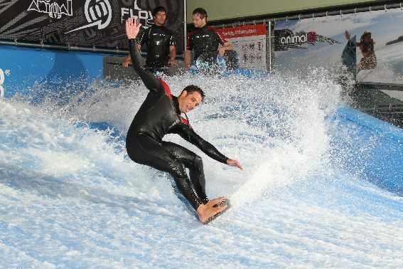 Wave Loch verkauft FlowRider-Marke an WhiteWater