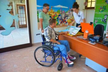 Italien: Gardaland bietet neuen Begleitservice „Easy Rider“ für Gäste mit Behinderung 
