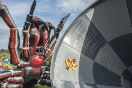 Australia: World’s Largest Spider at Jamberoo Action Park