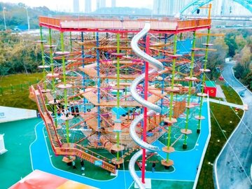 Germany/China: “Jinling Jungle” KristallTurm with 120 Climbing Stations Opened in Nanjing