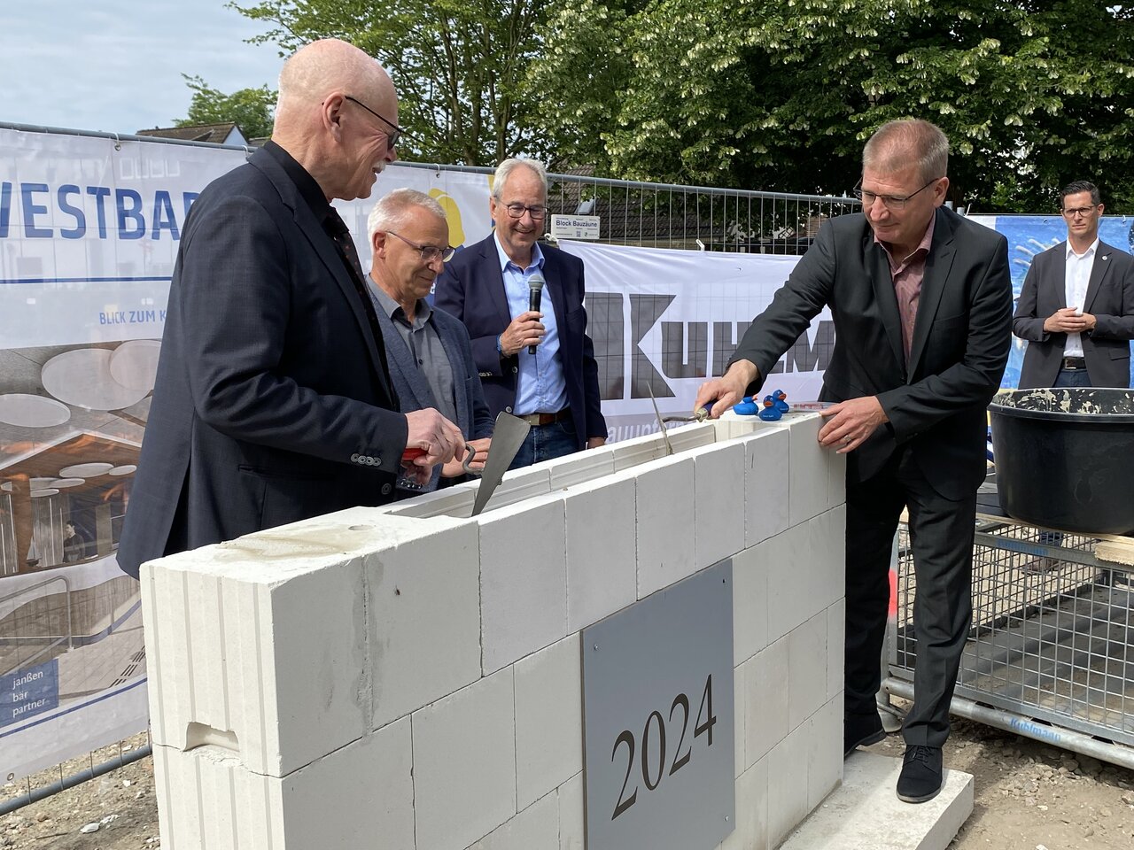 Grundsteinlegung für das neue Westbad in Bremen