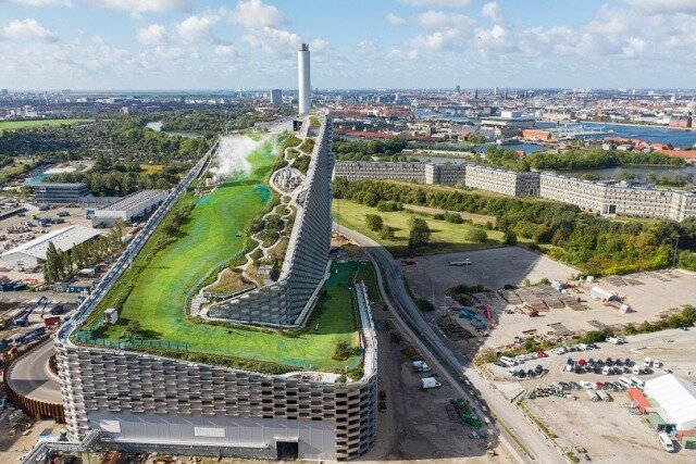 Denmark: Artificial Ski Slope Copenhill Now Open in Copenhagen