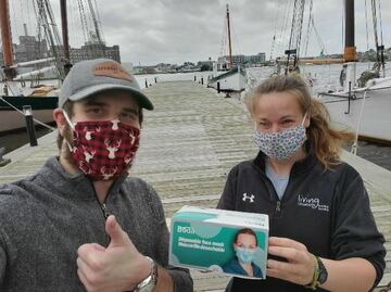 Premier Rides & Sunac Group spenden Mund-Nase-Schutzmasken für Living Classrooms-Stiftung