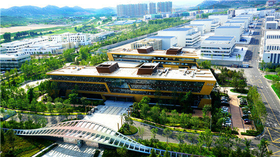 China: Gigantische Filmstadt mit Indoor-Freizeitpark in Qingdao eröffnet