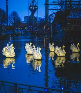 Dänemark: Tivoli Gardens erleuchtet die Winterzeit