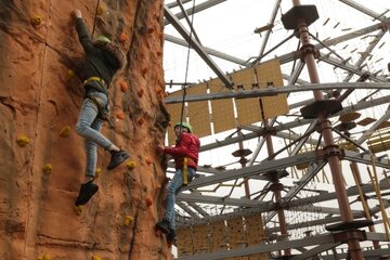 Netherlands: Slagharen Kicks Off New Season & Opens New “Black Hill Ranger Path“ High Ropes Course