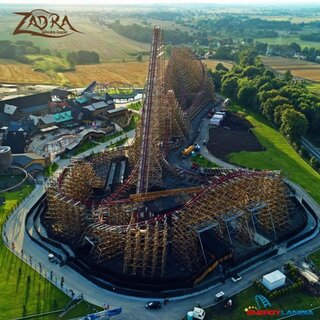 Polen: Energylandia eröffnet Holzachterbahn „Zadra“