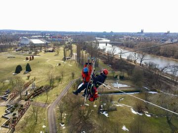 Deutschland: Elbauenpark in Magdeburg eröffnet neue Zipline-Anlage