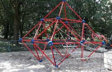 Köln: Zollstockbad eröffnet neues Kletterspielgerät