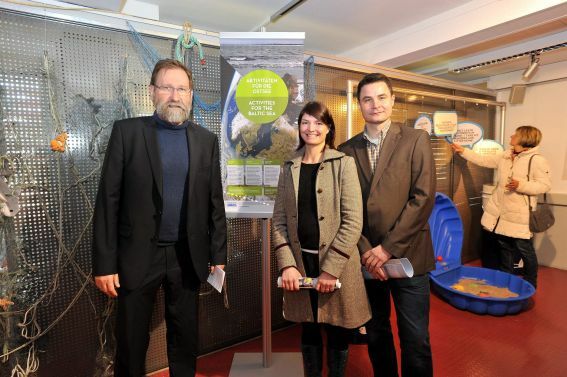 Deutschland: Zoo Rostock zeigt Wanderausstellung „Mensch·Müll·Meer“