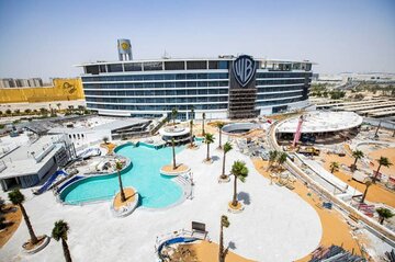 Abu Dhabi: Yas Island‘s Warner Bros. Hotel 90 Percent Complete