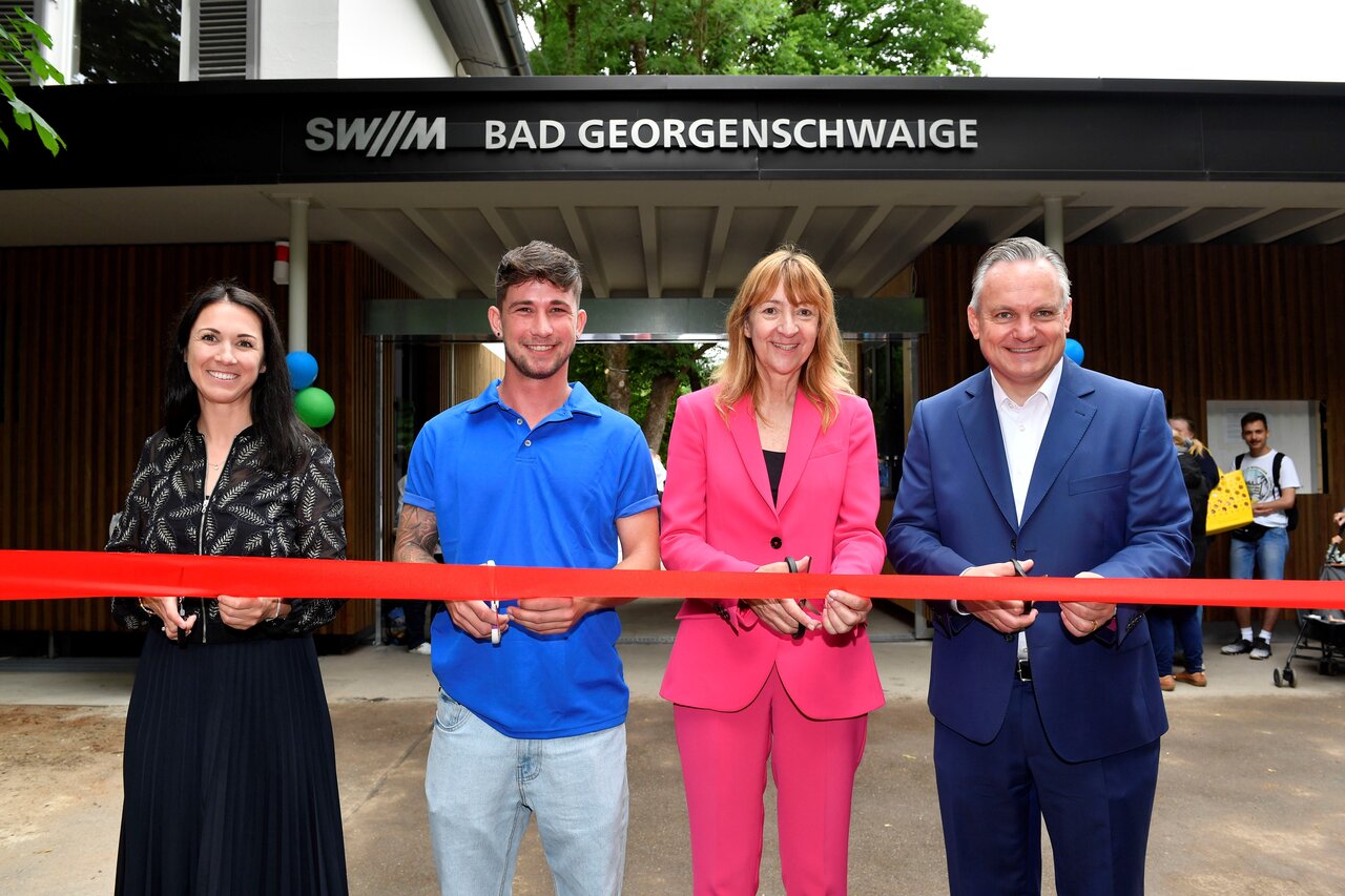 Stadtwerke München eröffnen Naturbad Georgenschwaige