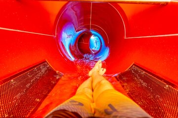 Belgium: New Slide Tower in LAGO Kortrijk Weide Enthuses Bathing Guests