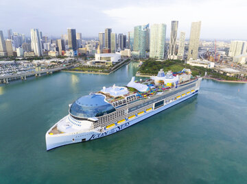 Icon of the Seas sticht in See