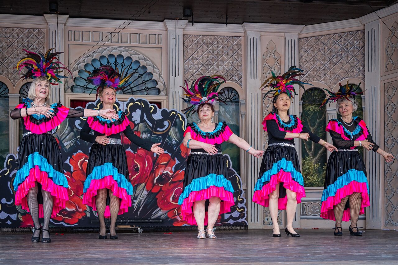 Mit Sombreros & Co.: AWO-Ballett unterhält Besucher im Europa-Park