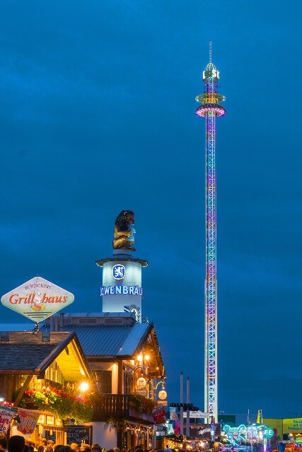 Germany: “Showmen Hand in Hand“ – Mobile Free-Fall Tower Makes Stop at Allgäu Skyline Park